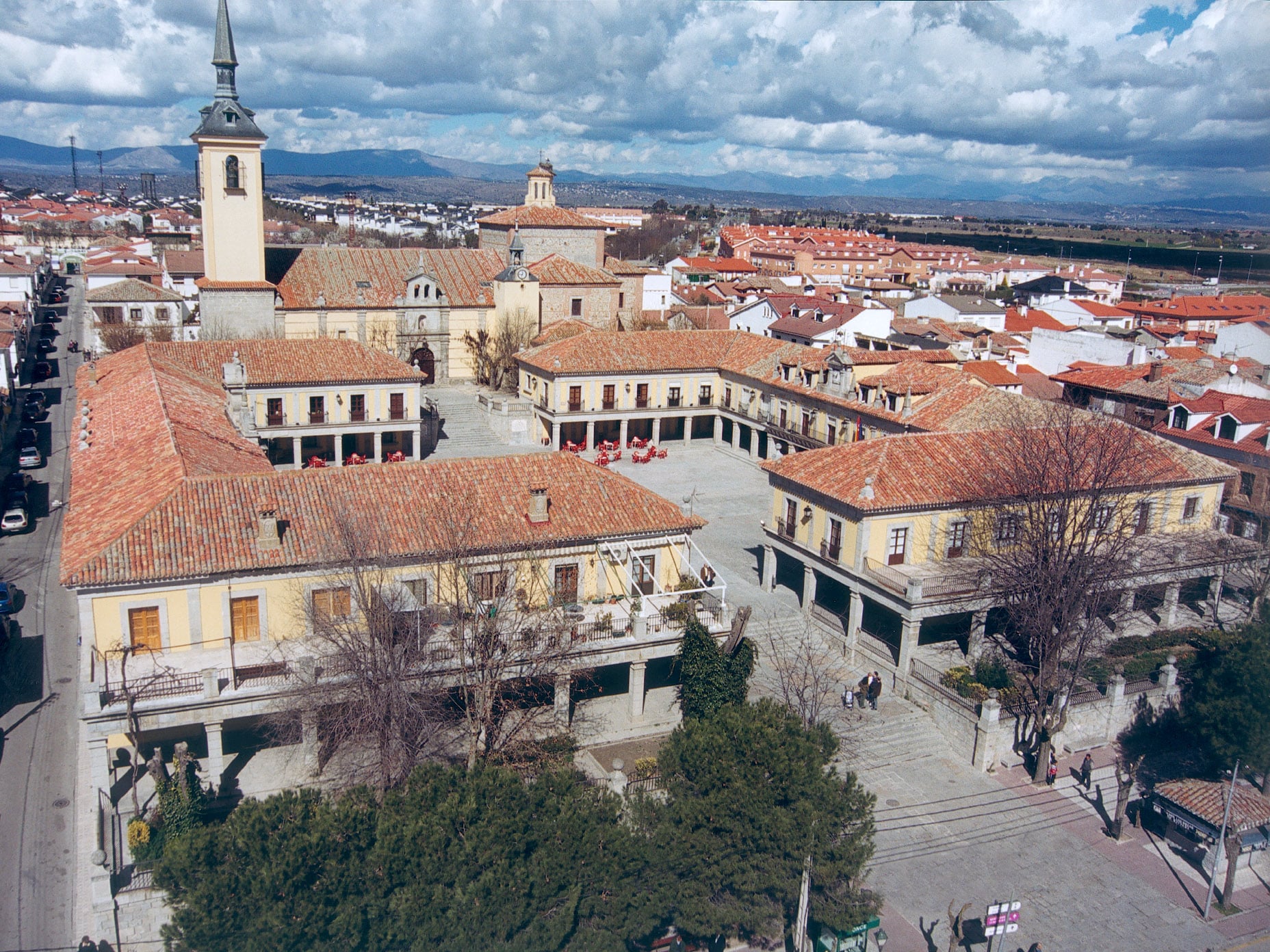 Foto del Registro Civil de Brunete