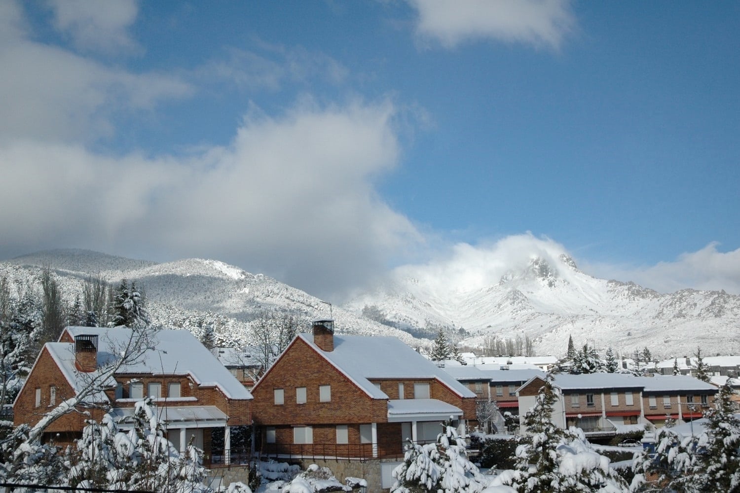 Foto del Registro Civil de Navacerrada