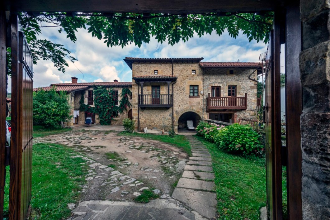 Foto del Registro Civil de Villaescusa