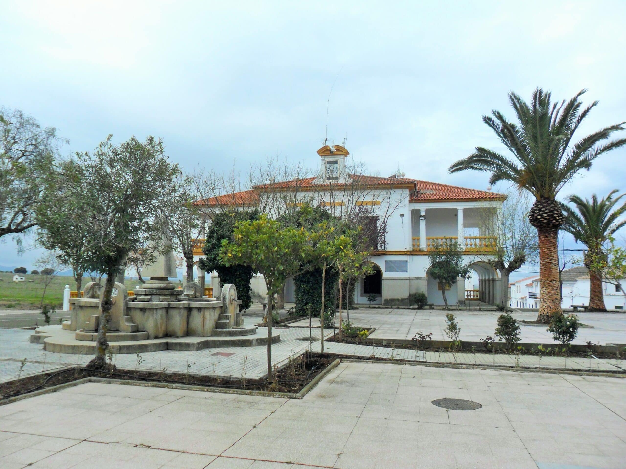 Foto del Registro Civil de Zarza-Capilla